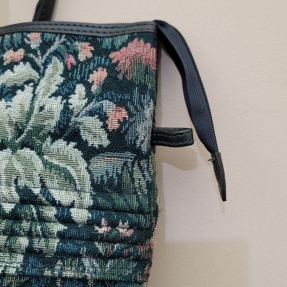 Vintage 1980s ATLANTIC Floral Tapestry Travel Zippered Shopping Tote Bag, Green - Picture 7 of 16
